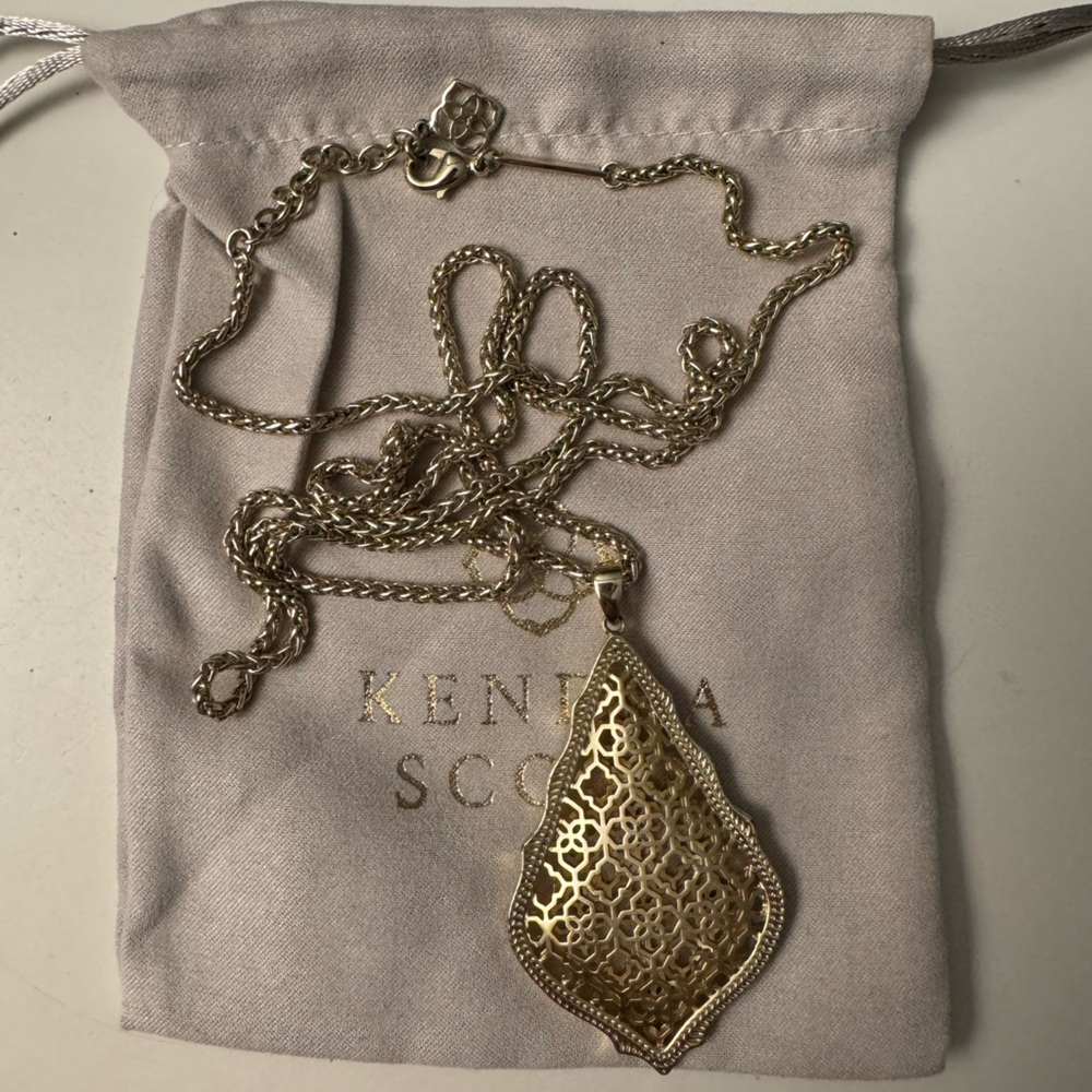 Gold Kendra Scott Filigree adjustable necklace
